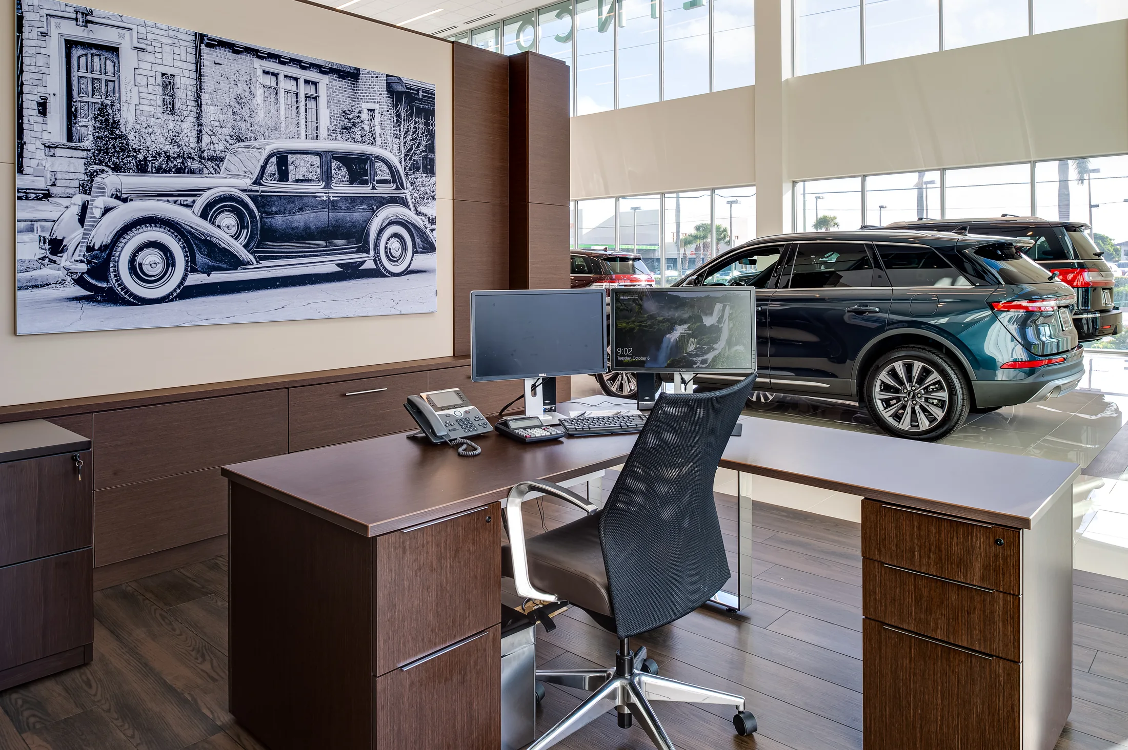 A consultation setting keeps the vehicle close to the conversation.