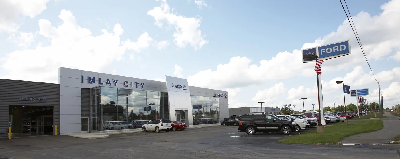 Imlay City / A recognizable Ford address adapted to the dealership site.