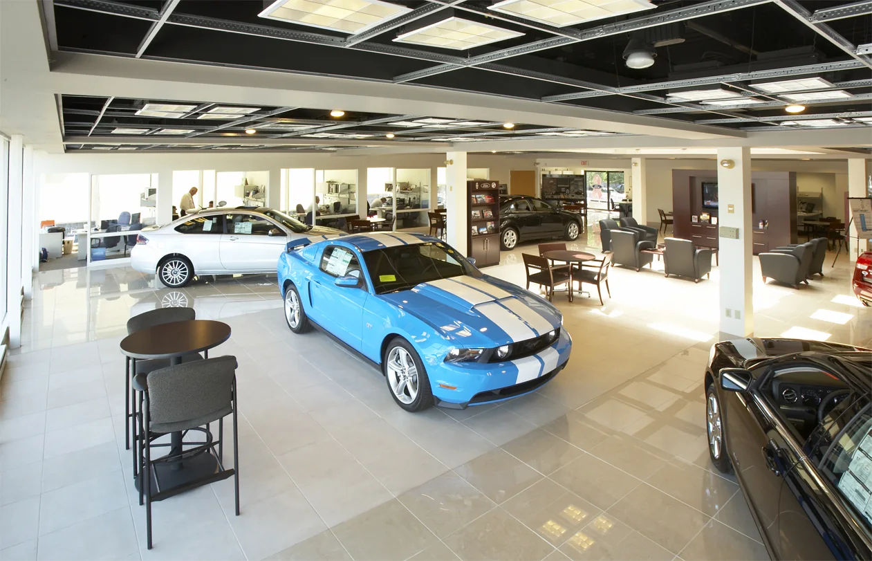 Framingham / The showroom system works with another building and vehicle display.
